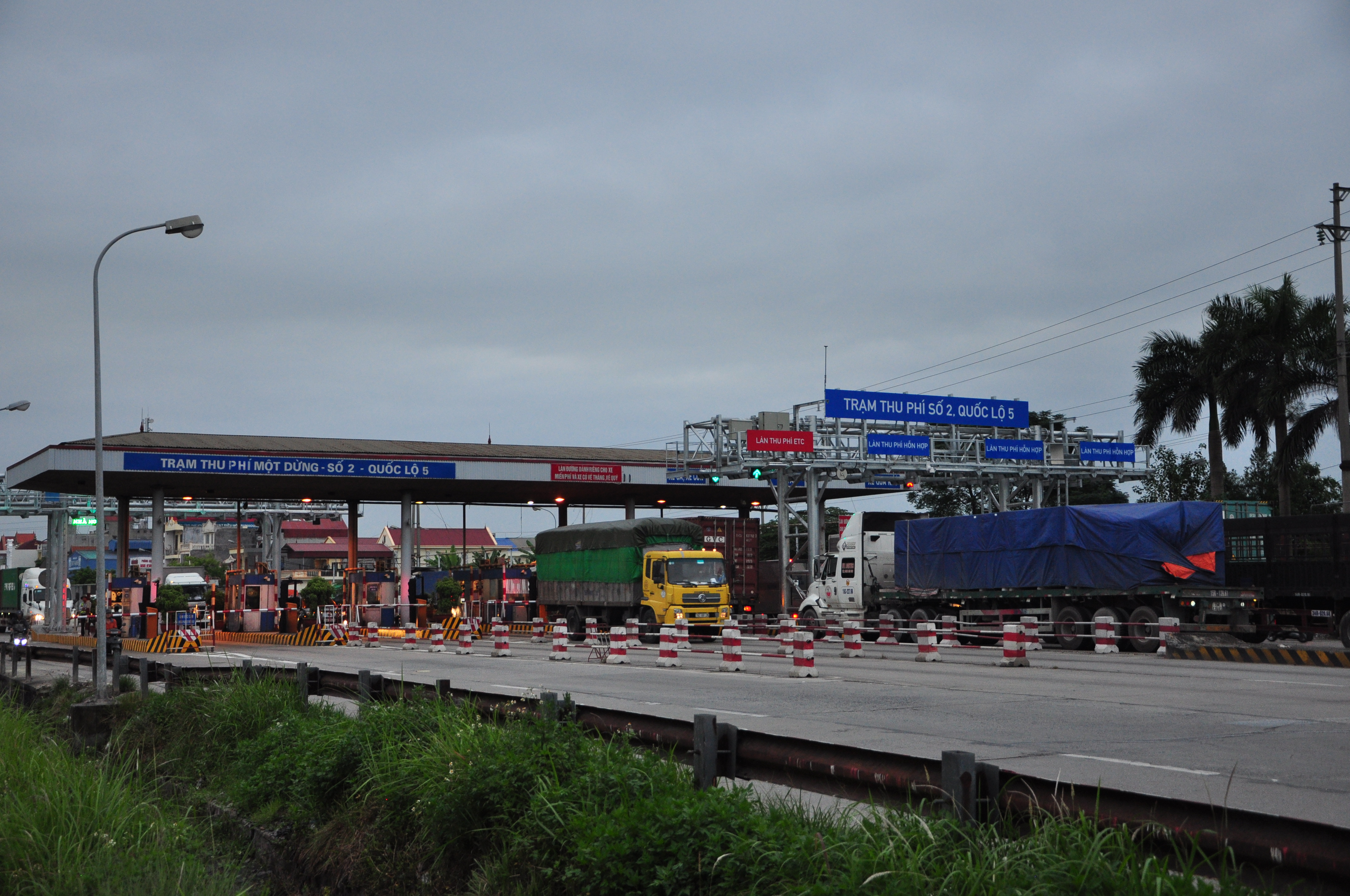 Phương tiện của các đơn vị thuộc Bộ Giao thông vận tải phải dán thẻ thu phí không dừng